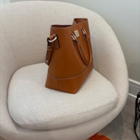 DOONEY & BOURKE LARGE BAG IN LUCIOUS CARAMEL COLOR - Picture 6 of 11